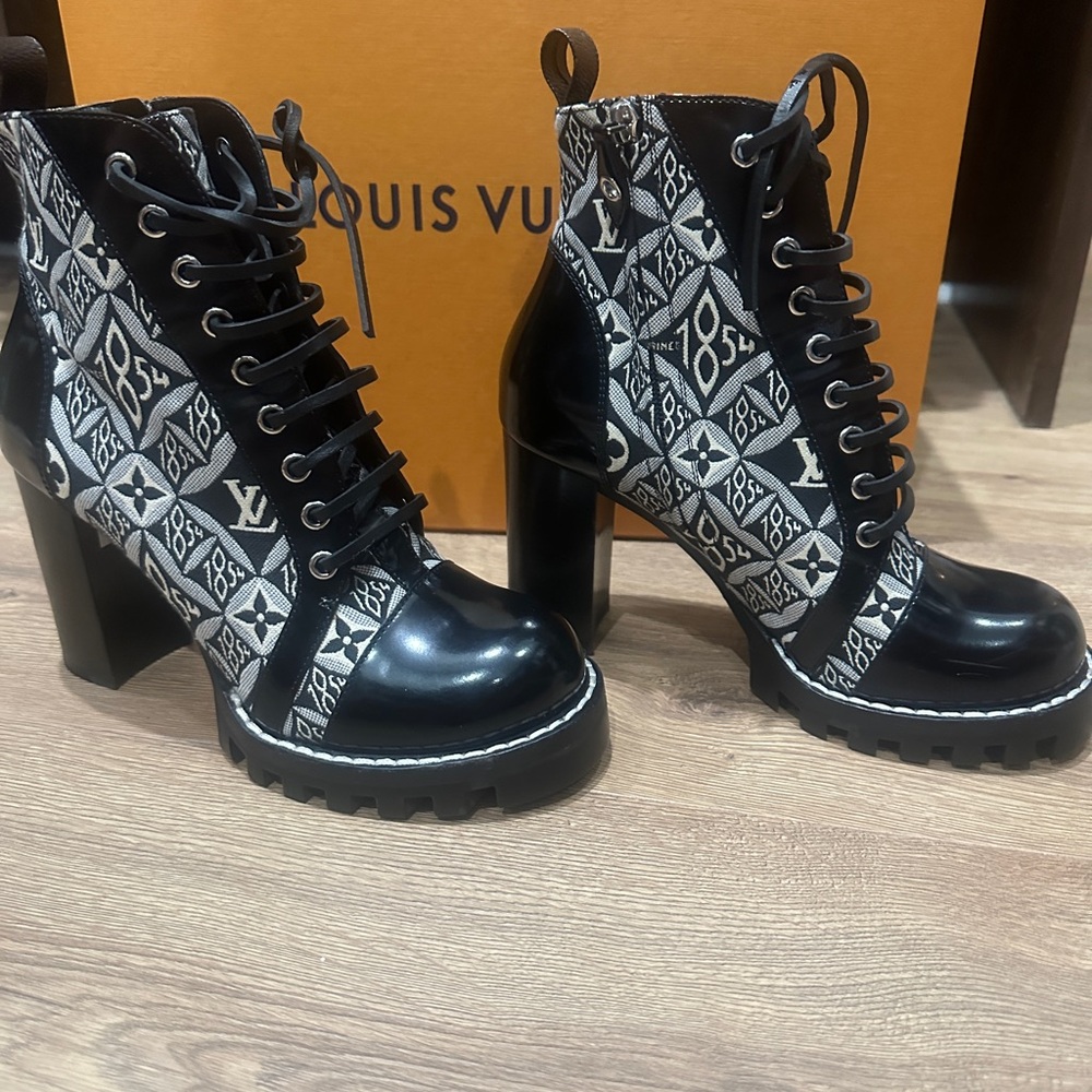 Louis Vuitton Star Trail 1854 Monogram Black Lace-Up Boots 39